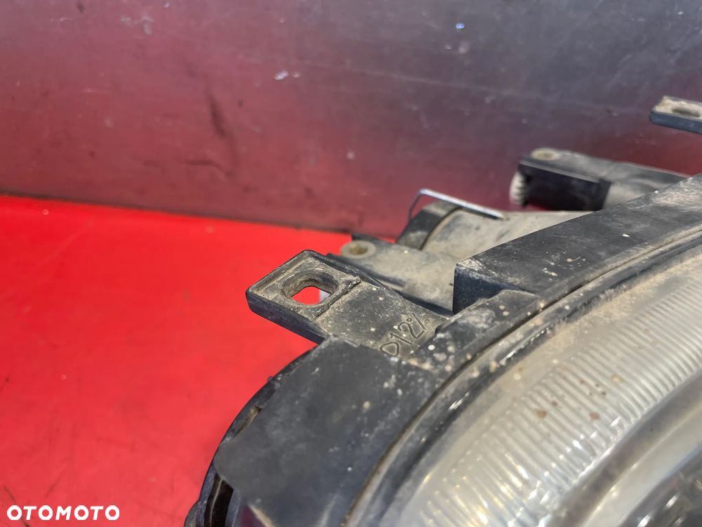 Lampa przednia prawa VW Golf 4 - 4