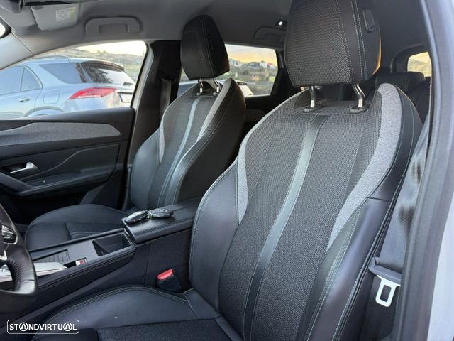 Peugeot 308 - 25