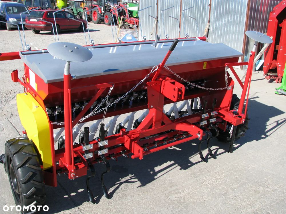 Meprozet Siewnik zbożowy talerzowy S107T, stopkowy S107, S107/1 poplonów S109 MEPROZET, Siewnik zbożowy 2-talerzowy i stopkowy SR25, SR27, SR30, SRT27 Euro-Masz, siewnik nabudowany - agregat uprawowy SNT30, siewnik poplonów Akpil, Siewnik kukurydzy Meprozet - 19