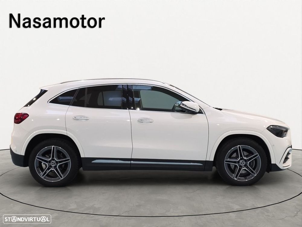 Mercedes-Benz GLA 180 - 4