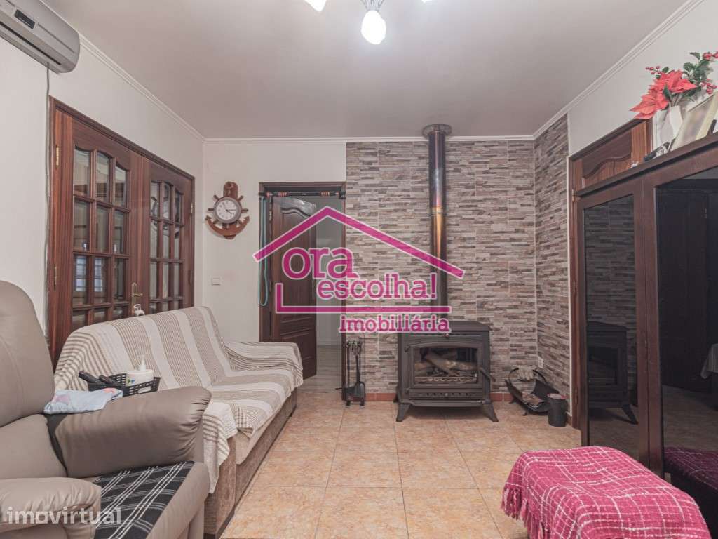 Terreno urbano de 940 m2 com Moradia unifamiliar T2 com 55 m2 na Co... - Grande imagem: 4/17
