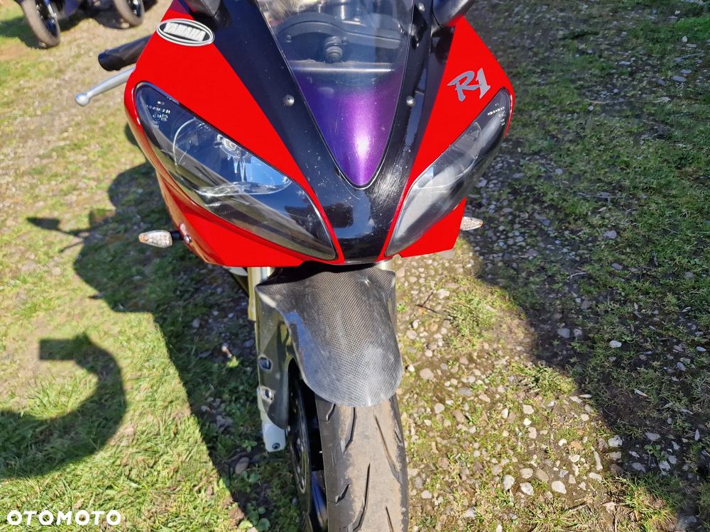 Yamaha R1 - 10