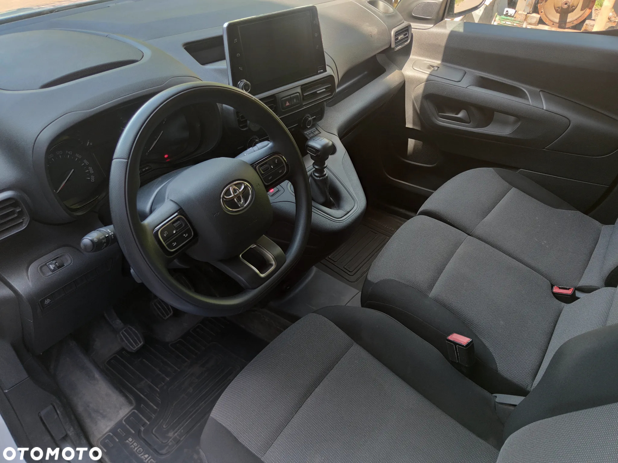 Toyota Proace City - 24