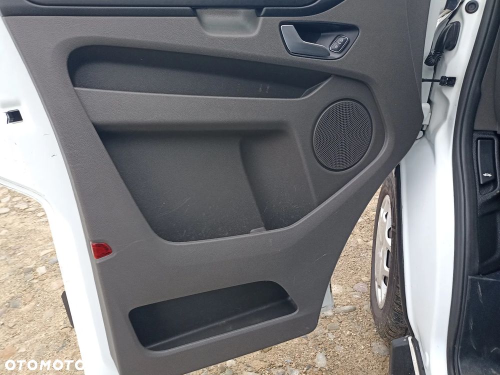 Ford TRANSIT CUSTOM - 17