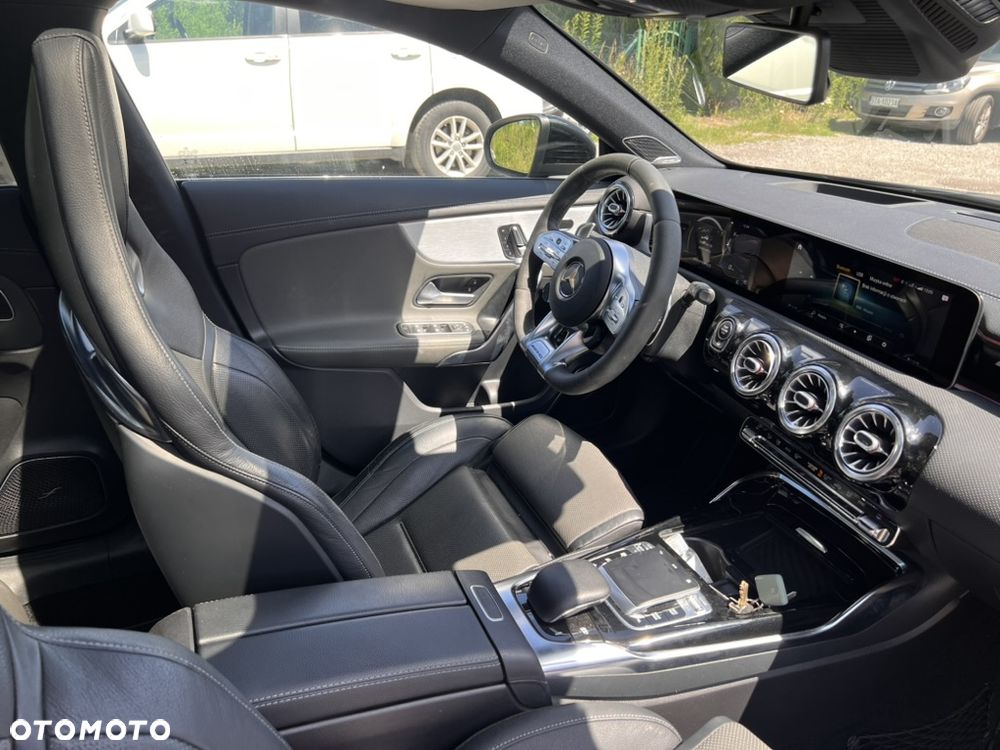 Mercedes-Benz CLA - 11