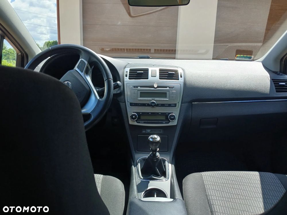 Toyota Avensis 2.0 D-4D Active - 18