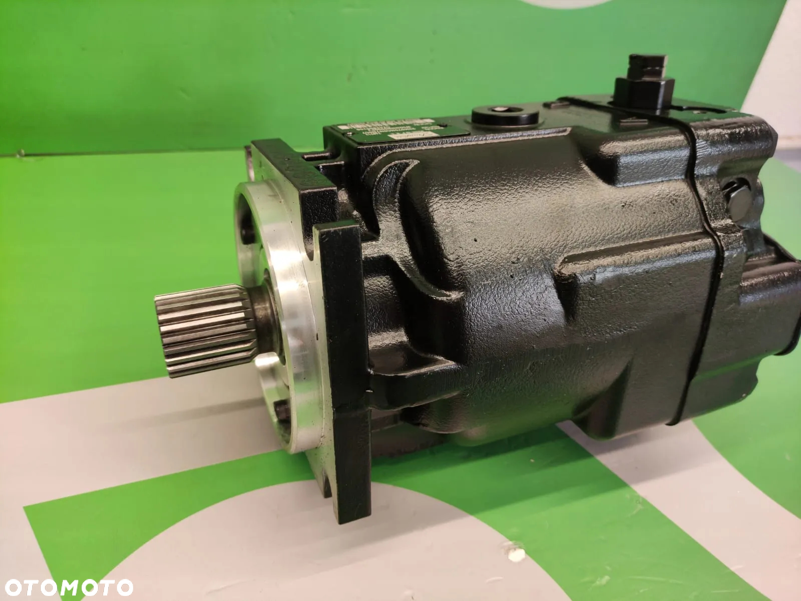 Silnik jazdy 90M075 Sauer Danfoss 768713 New Holland TC - 8
