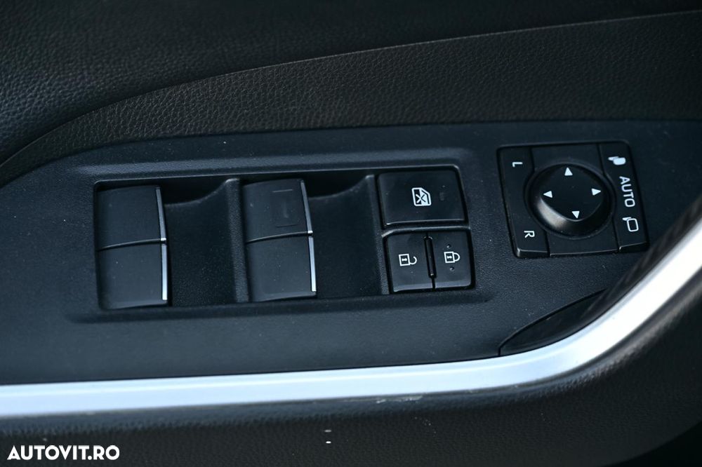 Toyota RAV4 - 11