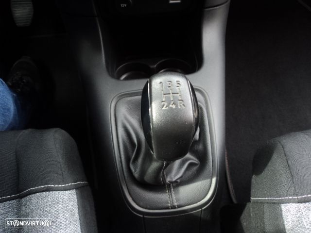 Citroën C3 1.2 PureTech Shine - 23