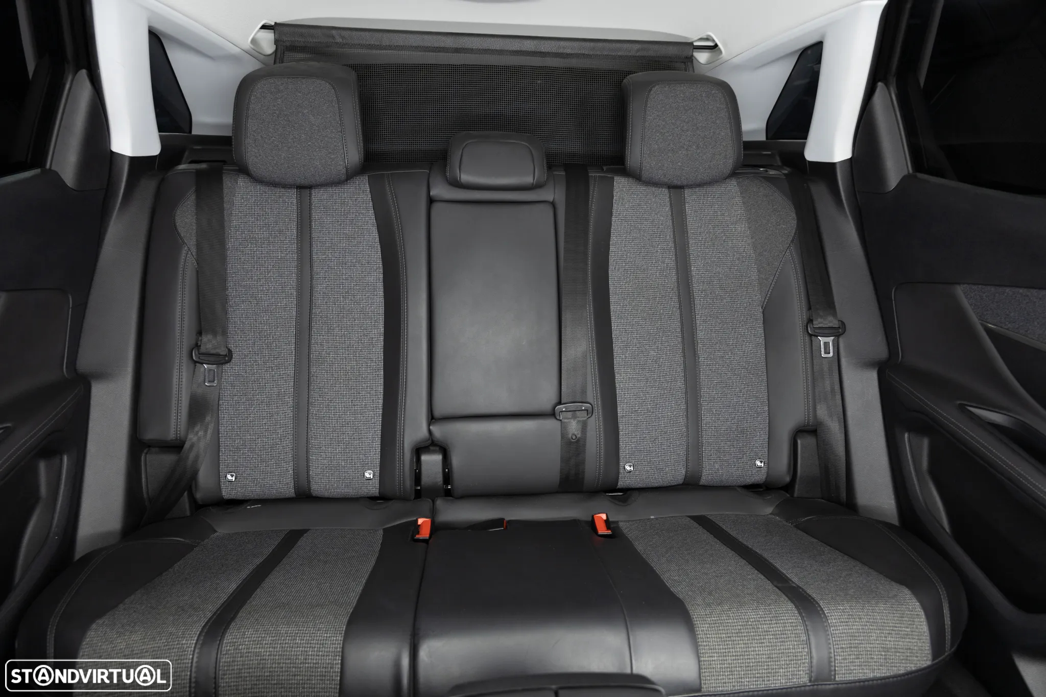 Peugeot 3008 1.2 PureTech Allure J18 - 19