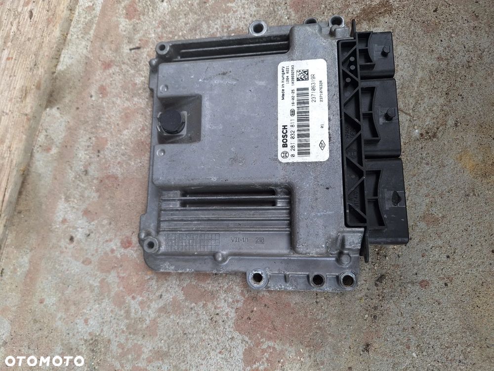 renault clio  1.5 DCI komputer sterownik 0281032811   (51/7) - 2