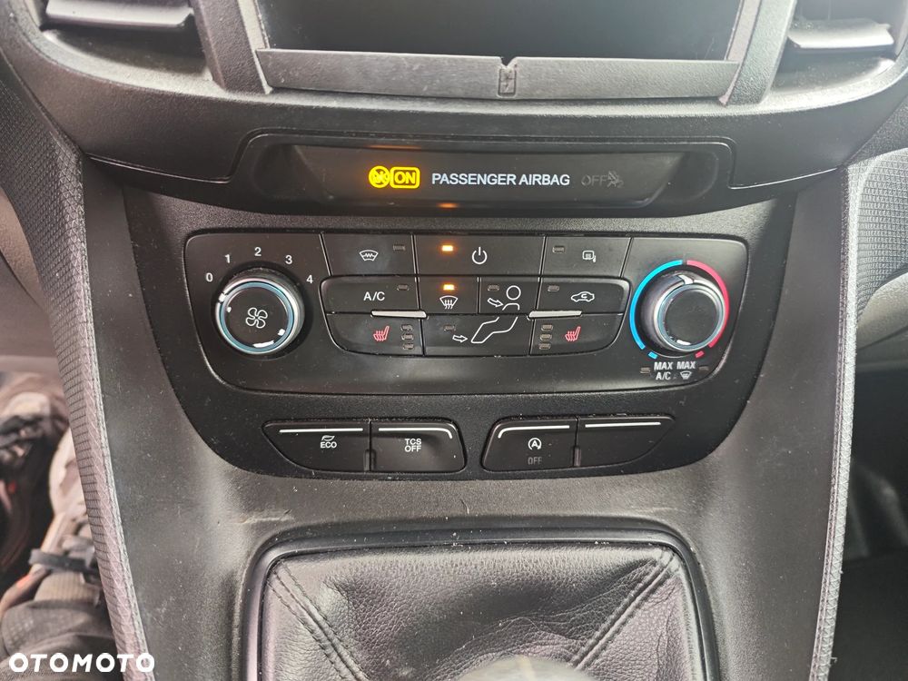Ford Transit Connect - 17