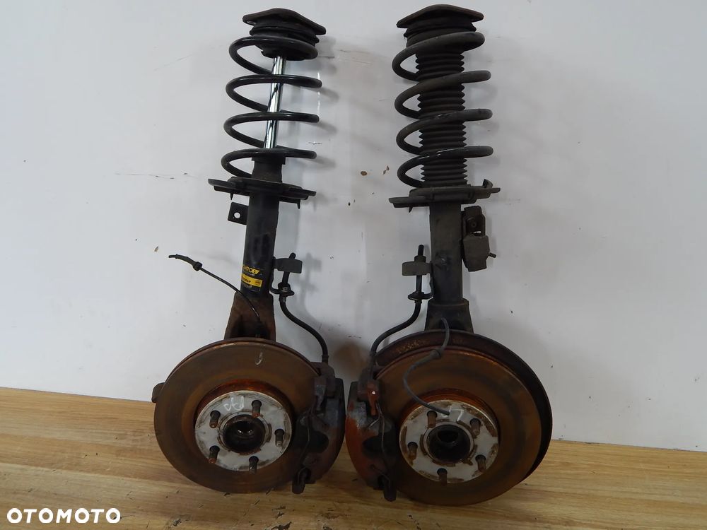 Zwrotnica piasta amortyzator Mcperson przód Ford Focus MK3 10-18 TDCI Łuków części - 1