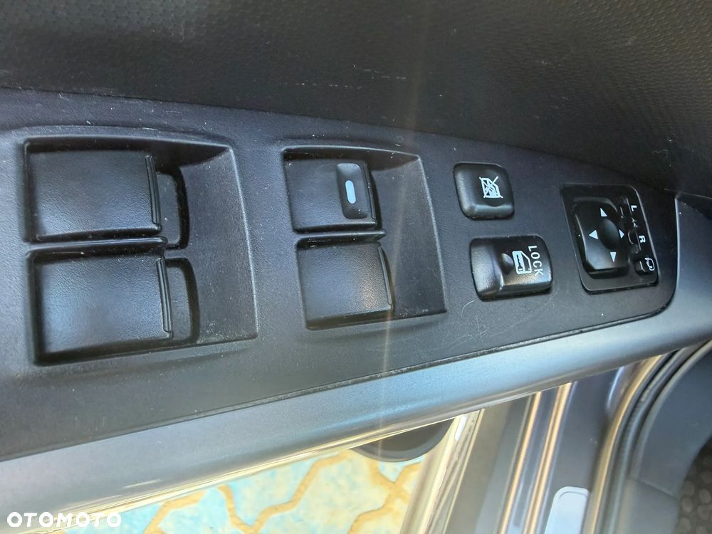 Mitsubishi Outlander 2.0 Intense 2WD - 18