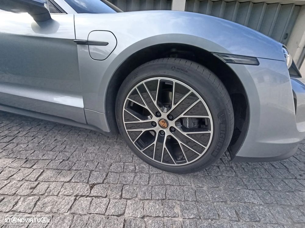 Porsche Taycan Standard - 3