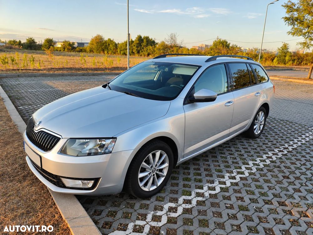 Skoda Octavia 1.6 TDI DSG Style - 4