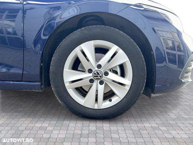 Volkswagen Golf 1.0 eTSI DSG MHEV Life - 9