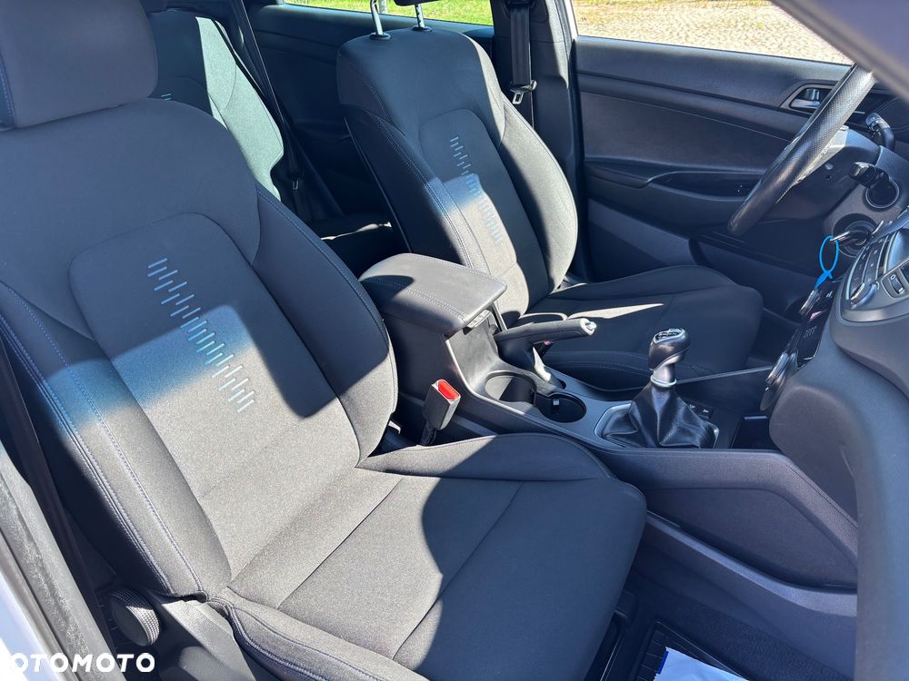 Hyundai Tucson 1.6 GDI BlueDrive GO 2WD - 17