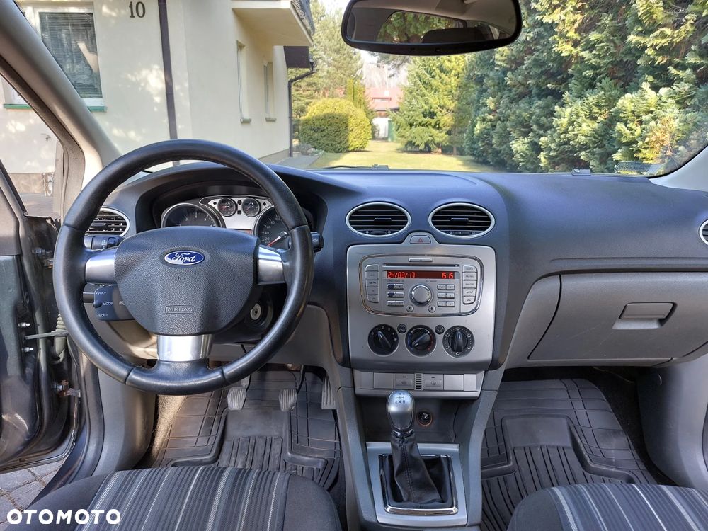 Ford Focus 1.6 16V Trend - 8