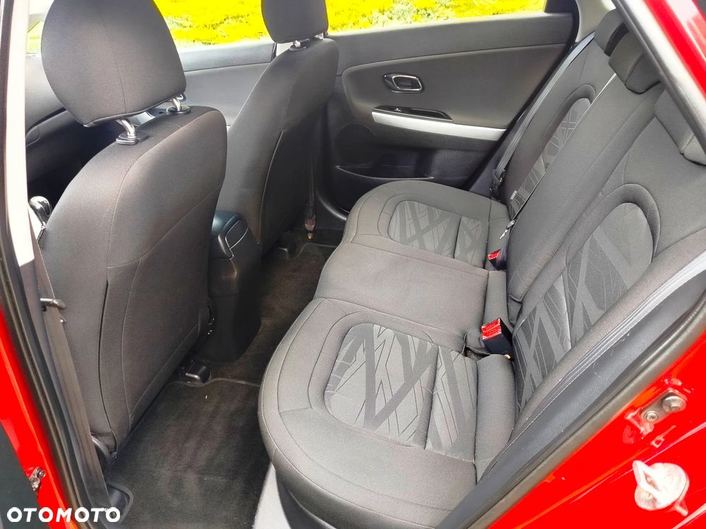 Kia Ceed - 25