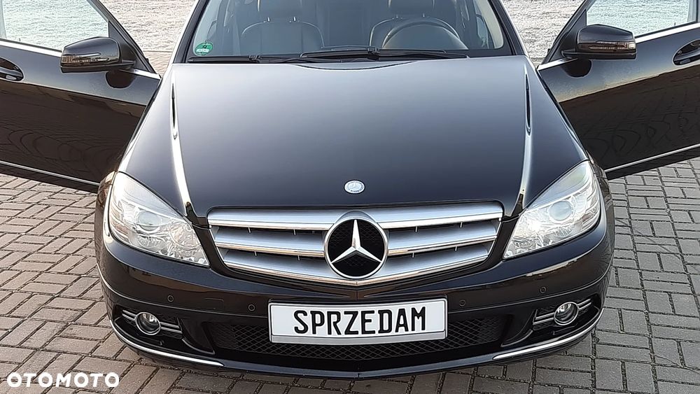 Mercedes-Benz Klasa C 180 CGI Automatik BlueEFFICIENCY Avantgarde - 16