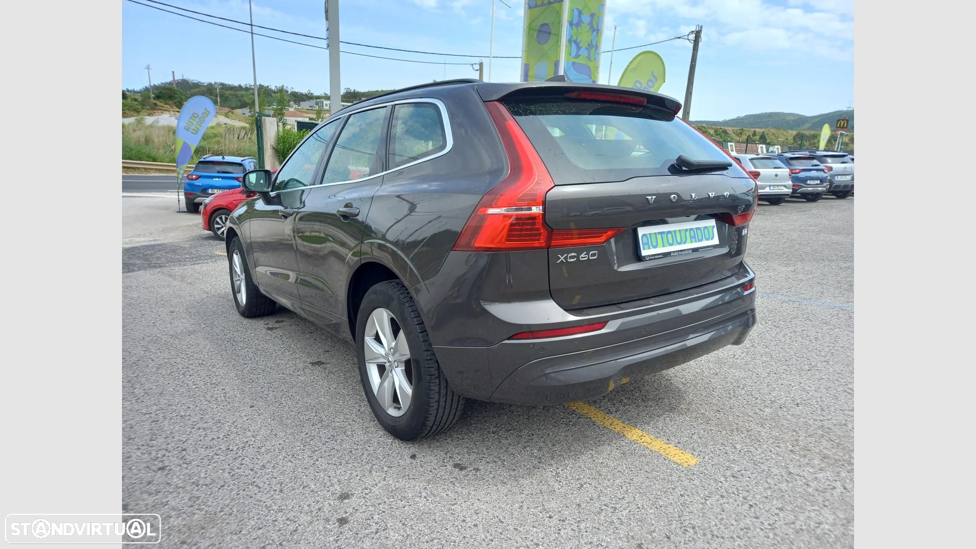 Volvo XC 60 2.0 B4 Momentum Plus - 5