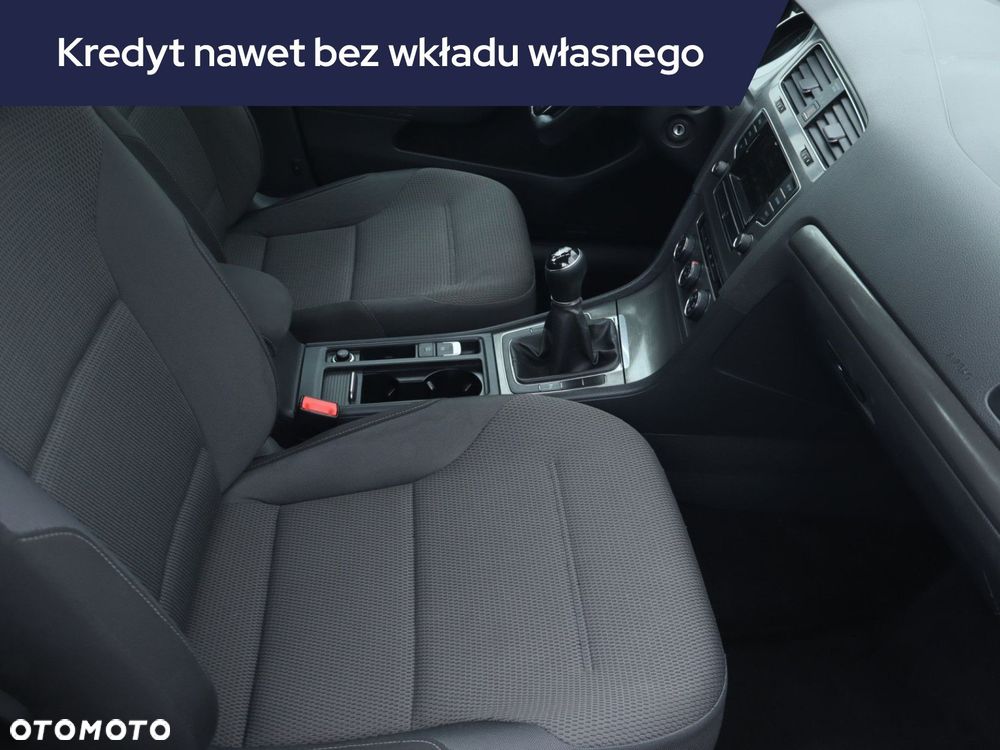 Volkswagen Golf - 11