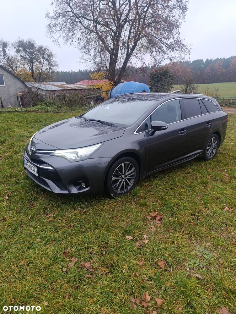 Toyota Avensis 2.0 D-4D Prestige - 2