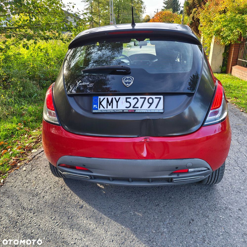 Lancia Ypsilon - 5