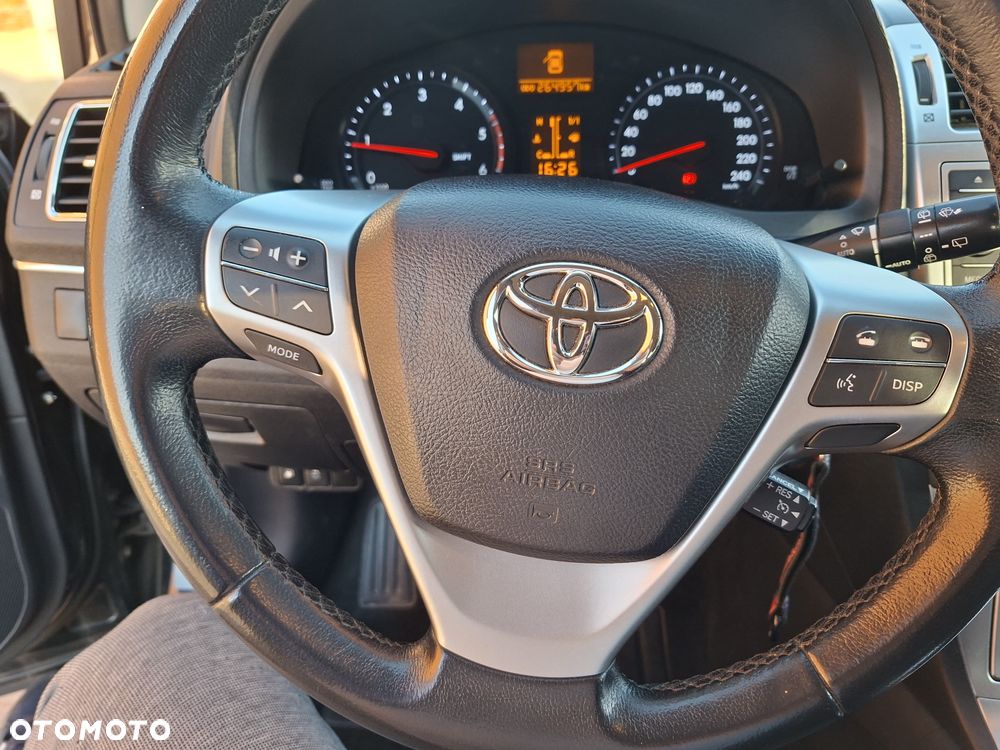 Toyota Avensis 2.0 D-4D Premium - 4