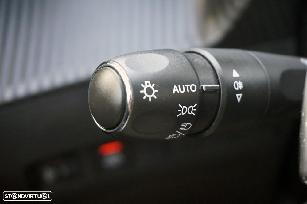 Peugeot 208 1.2 PureTech Allure EAT8 - 14