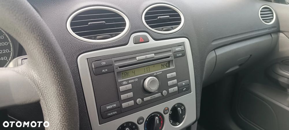 Ford Focus 1.6 TDCi Trend + - 14