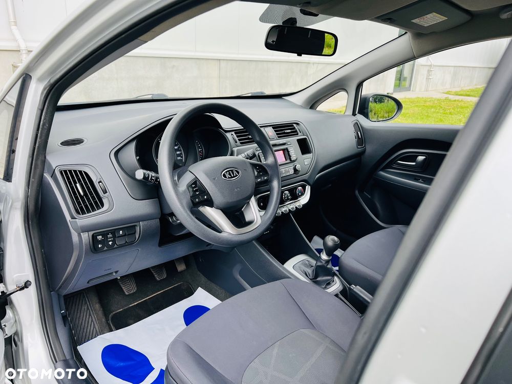 Kia Rio 1.2 Attract - 5