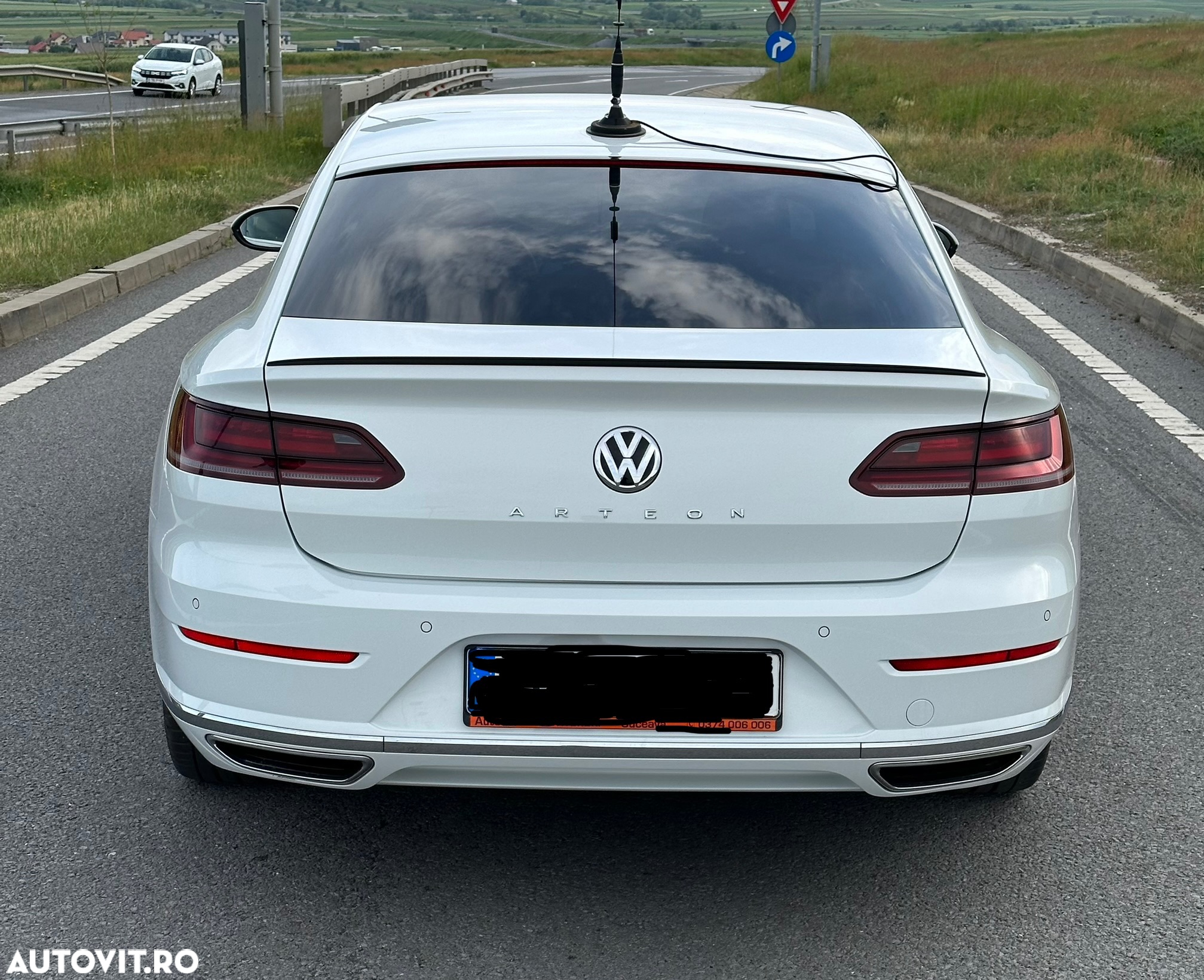Volkswagen ARTEON 2.0 TDI R-Line - 2