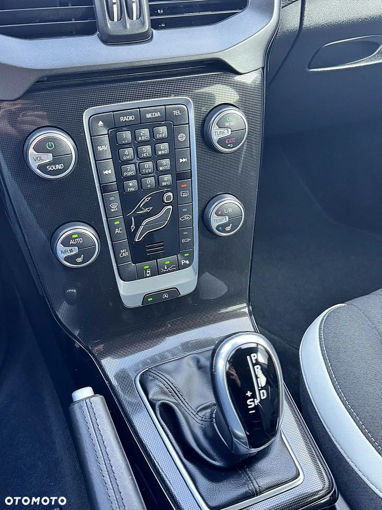 Volvo V40 D3 Geartronic Momentum - 16