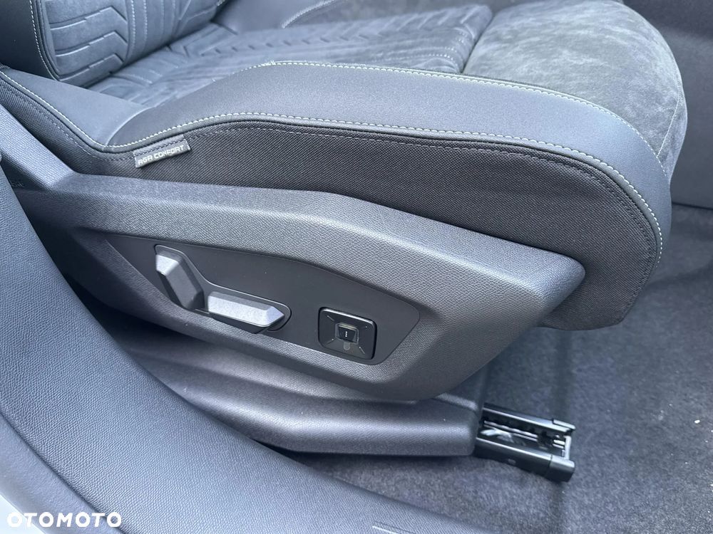 Peugeot 3008 1.6 PHEV 195 GT E-DCS7 - 29