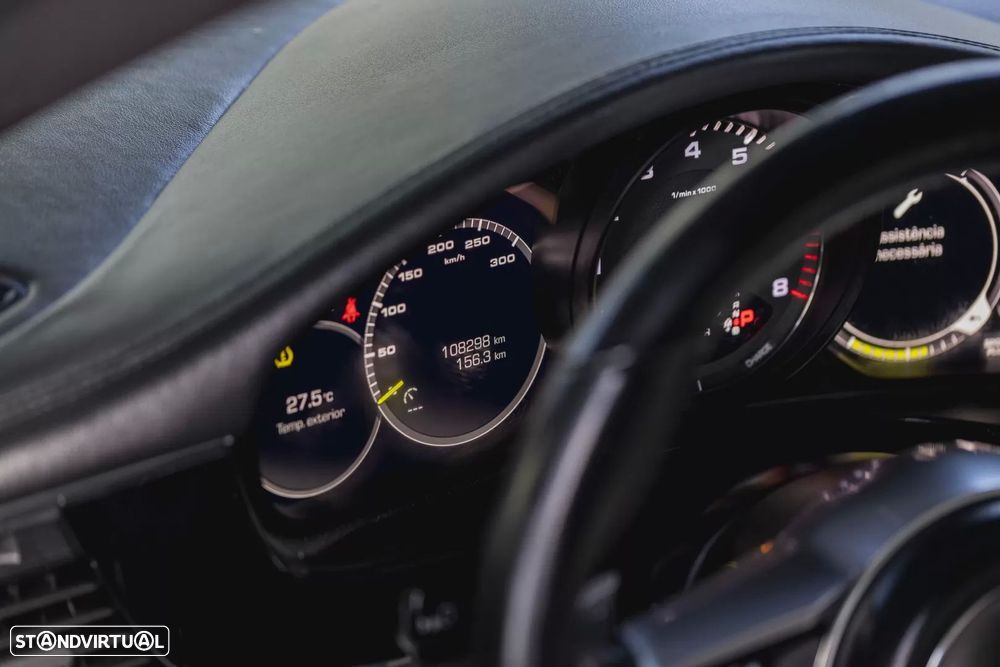 Porsche Panamera 4 E-Hybrid - 17