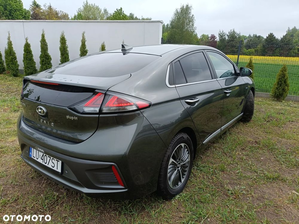 Hyundai IONIQ Hybrid Platinum - 10