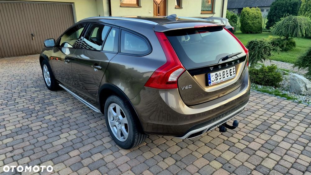 Volvo V60 Cross Country - 3