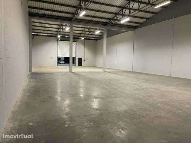 Arrenda-se Armazém na Moveme Business Park - Grande imagem: 4/7