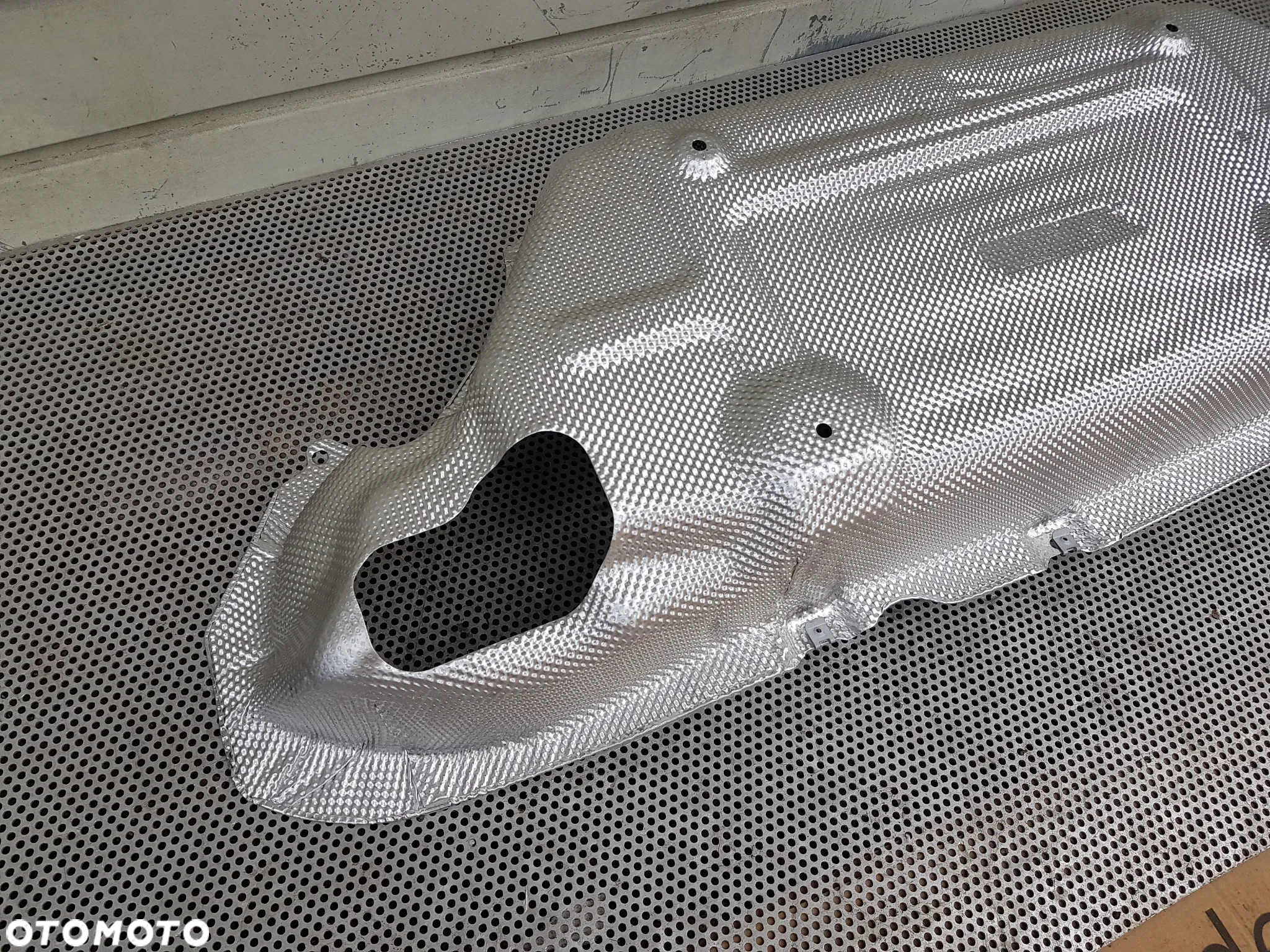 Mercedes W118 CLA Osłona Termiczna Podwozia - 7