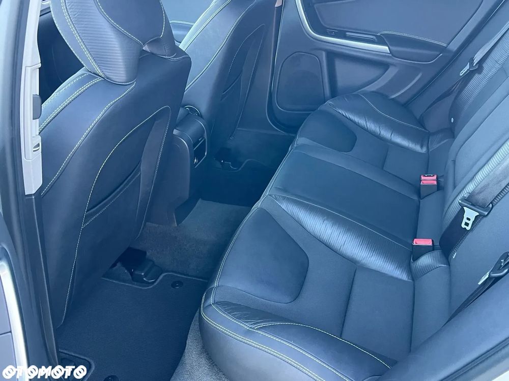 Volvo S60 D5 R-Design Summum - 23