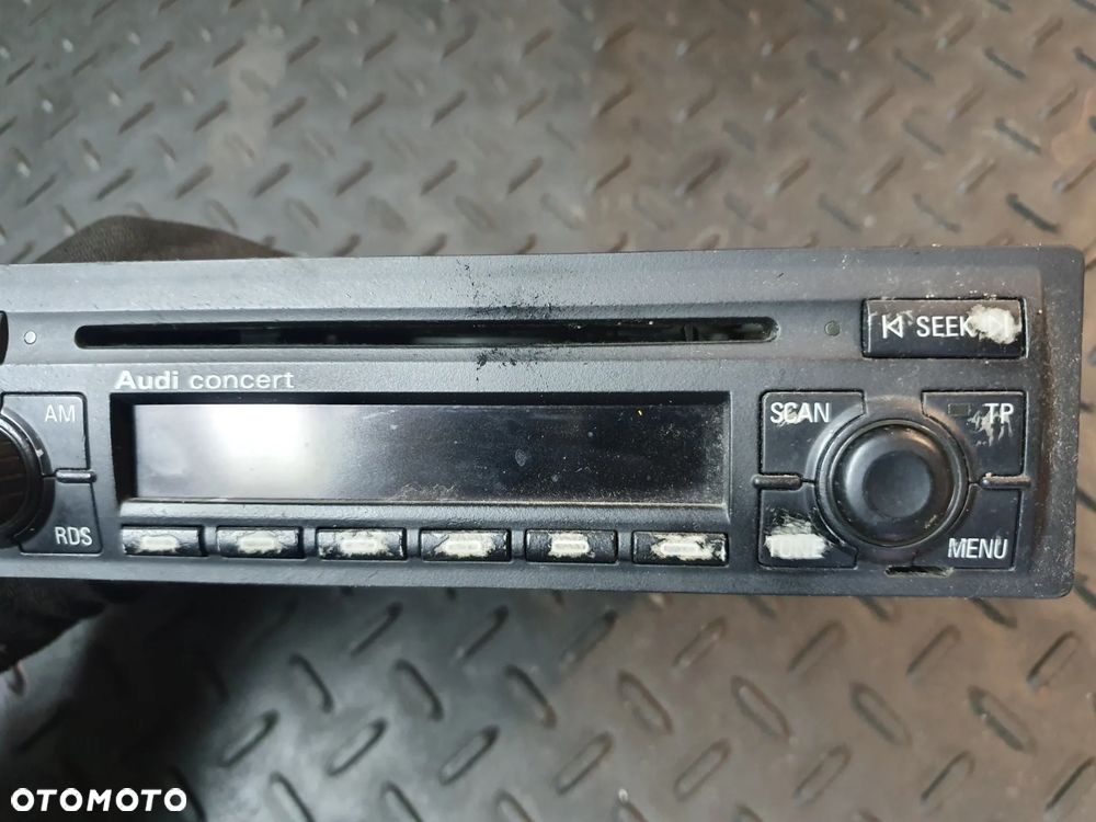 RADIO CONCERT AUDI A6 C5 4B0035186G AUDI CD - 3
