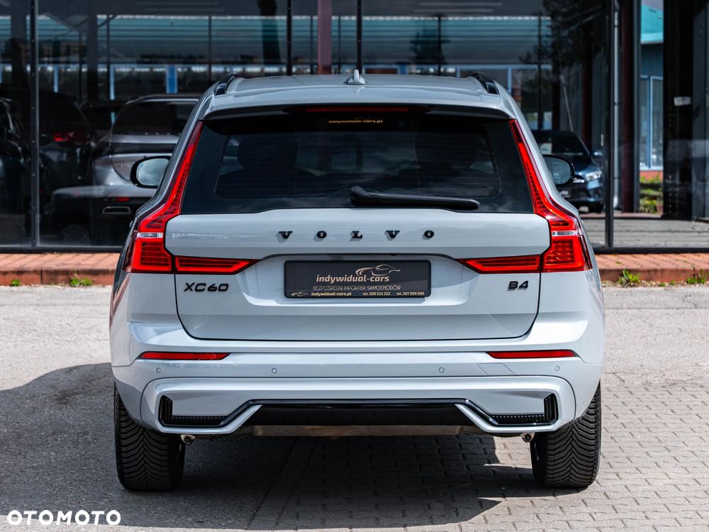 Volvo XC 60 B4 B Plus Dark - 19