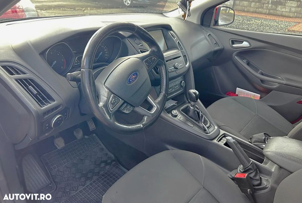 Ford Focus 1.5 TDCi DPF Start-Stopp-System Business - 11