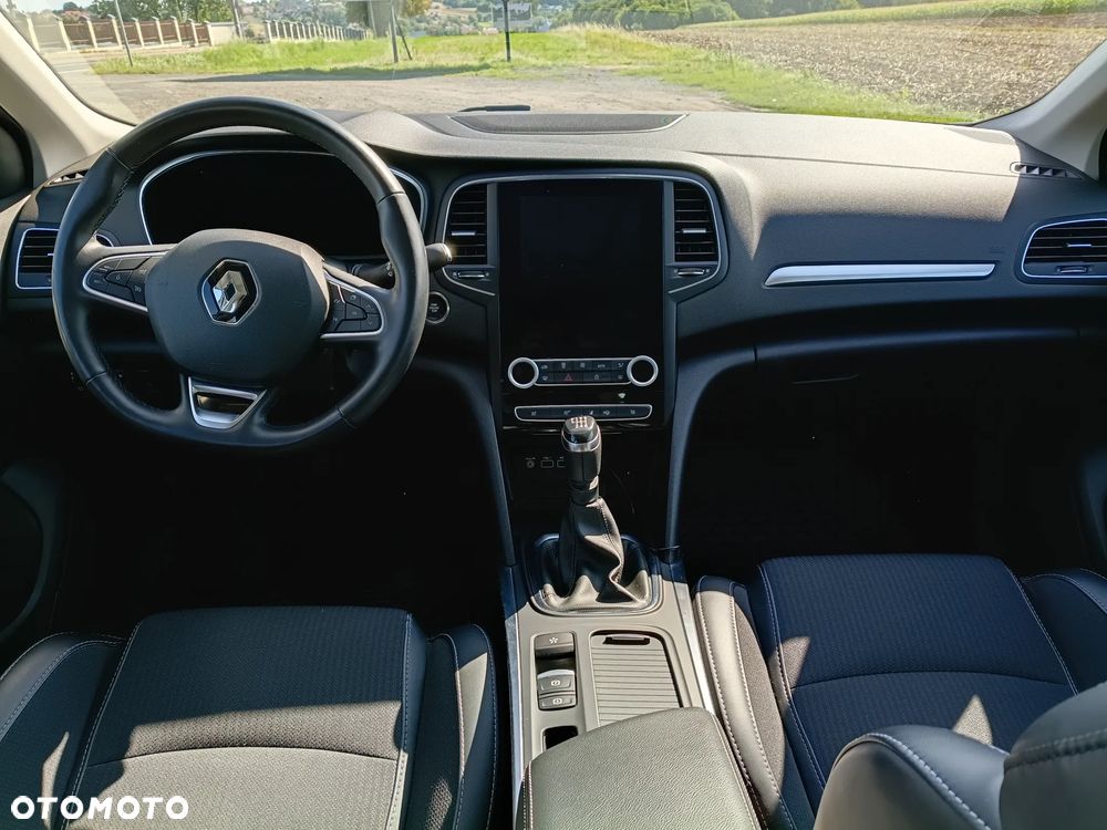 Renault Megane 1.3 TCe Intens - 11