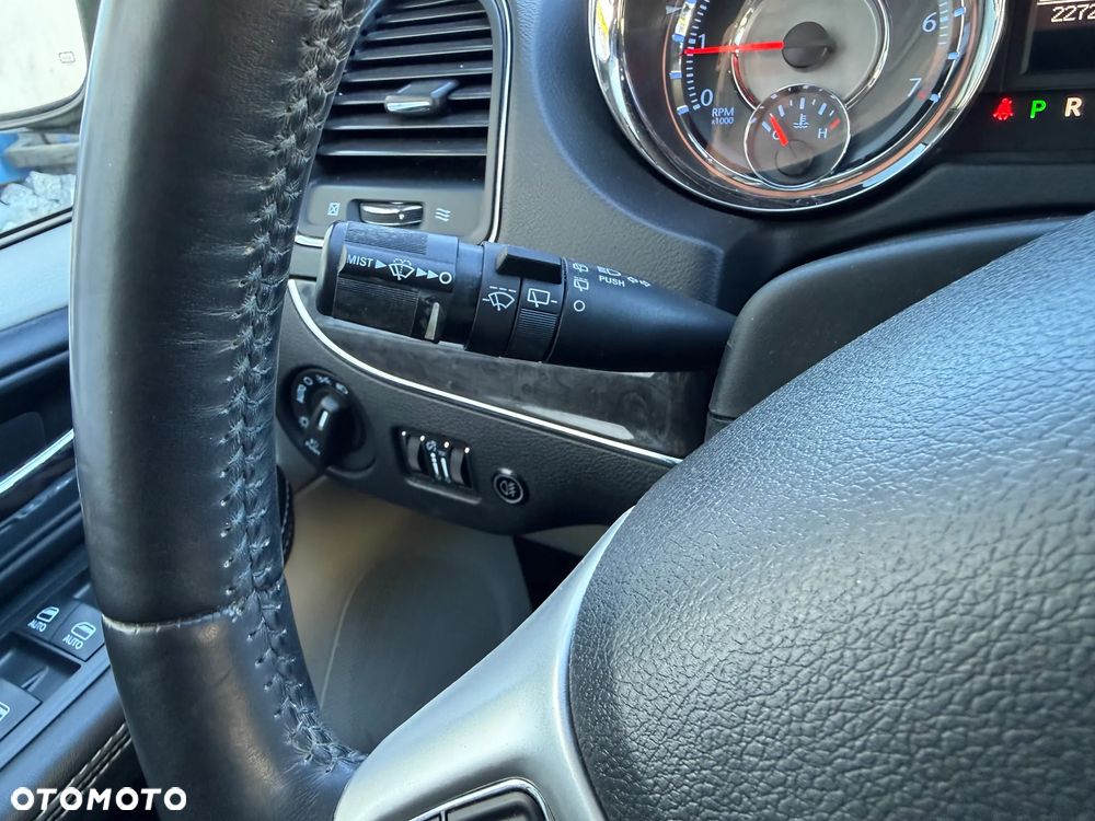 Chrysler Town & Country 3.6 Touring - 19