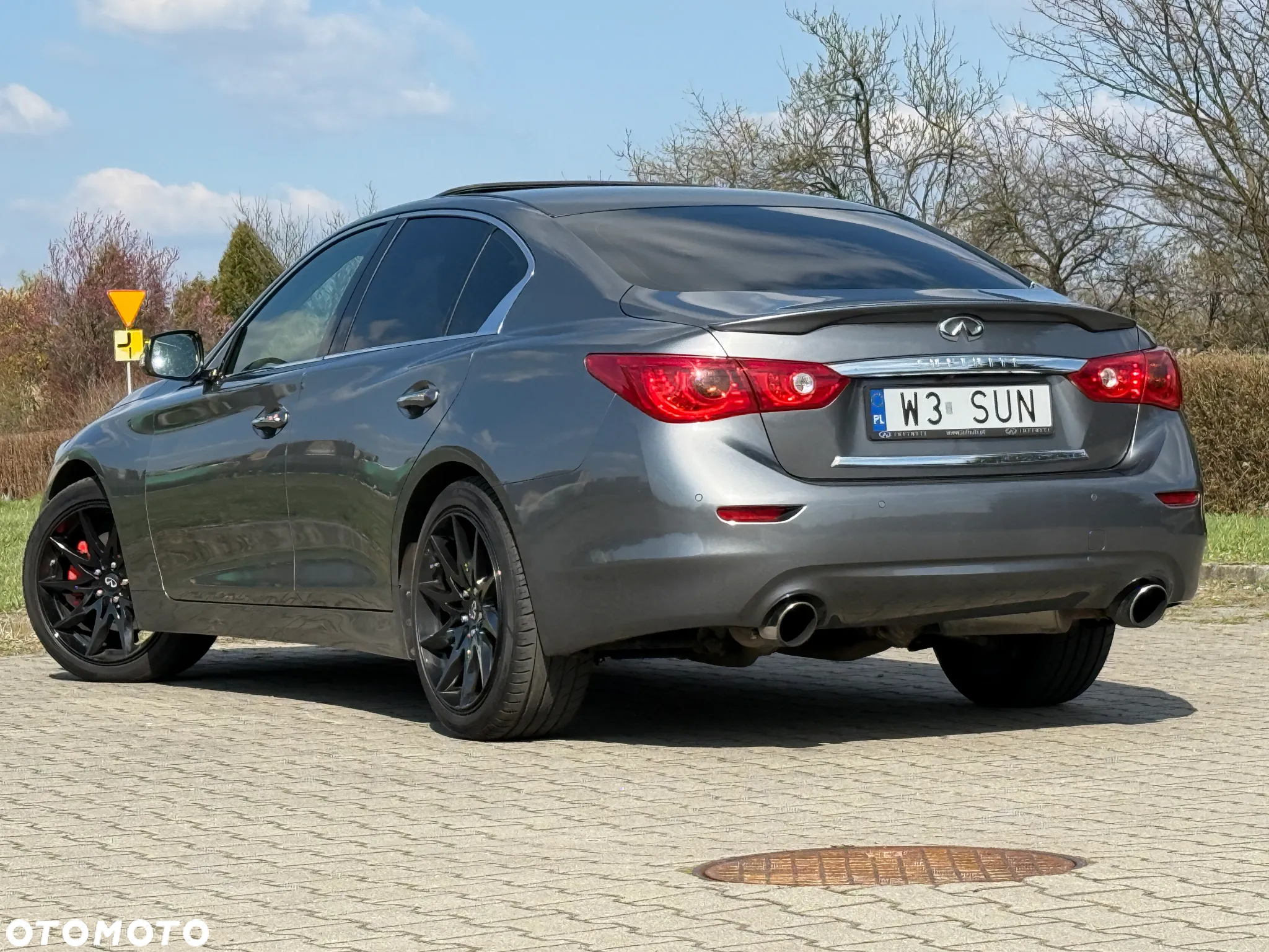 Infiniti Q50 2.0t Sport Sound Studio by Bose - 6