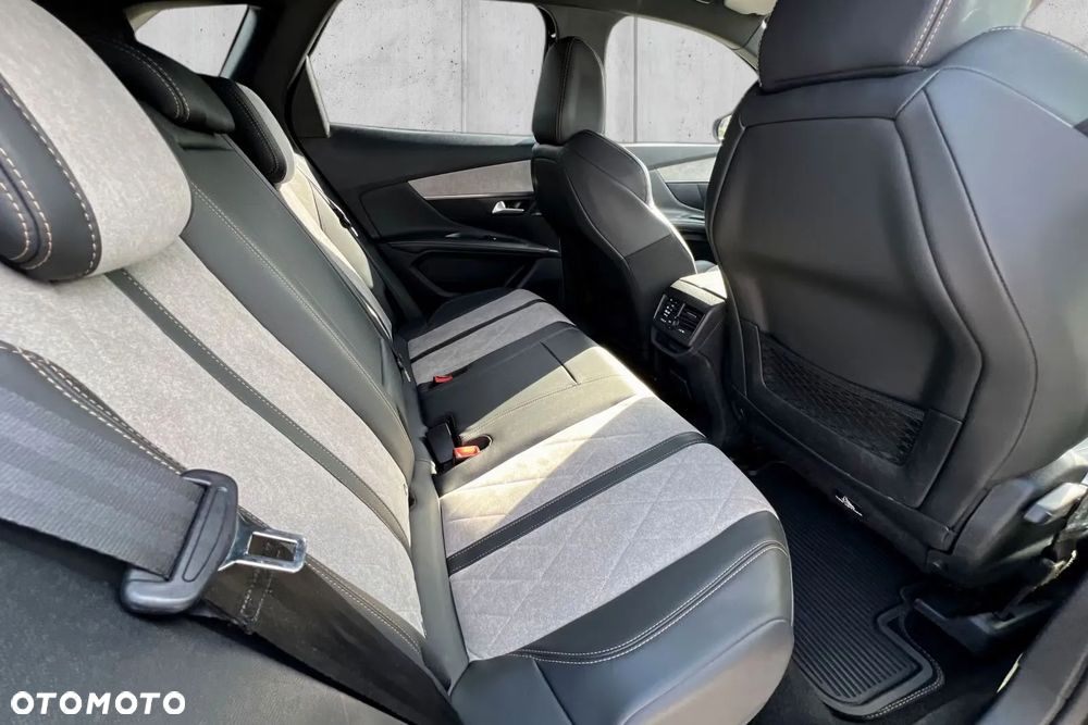 Peugeot 3008 1.6 PureTech HYbrid4 GT S&S EAT8 - 23