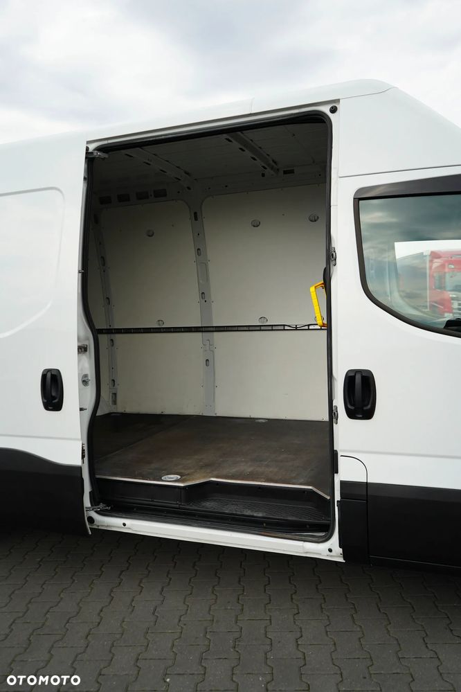 Iveco DAILY / 35S14 / 2,3 MultiJet / MAXI / 136 KM / MAŁY PRZEBIEG - 16